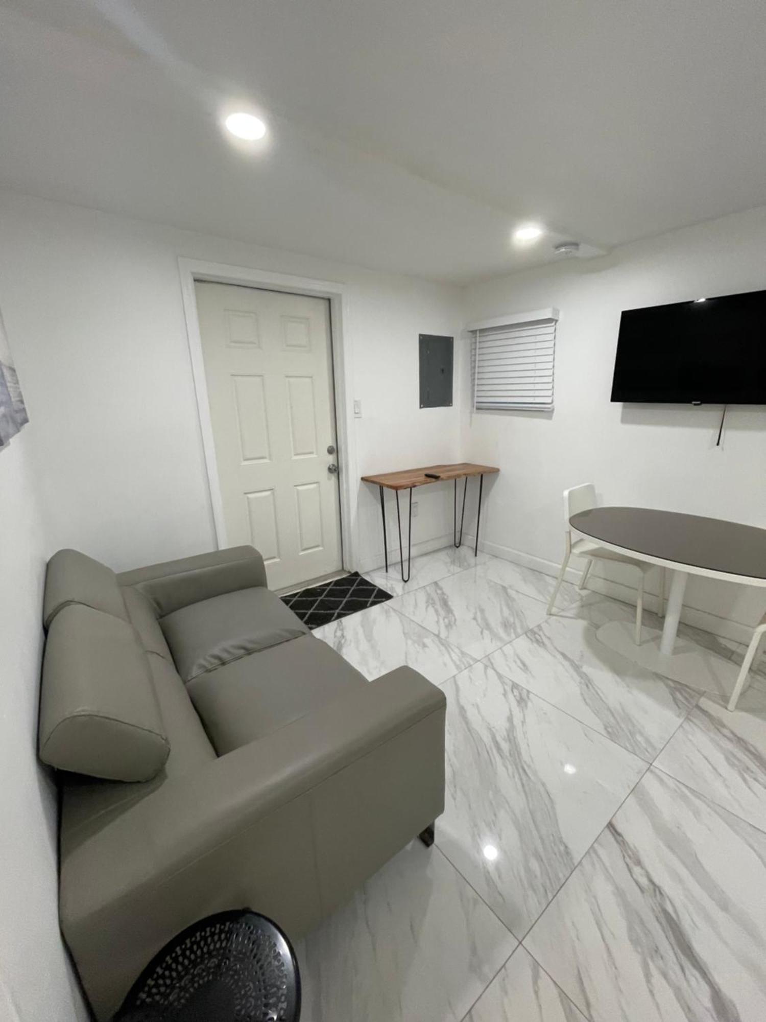 Downtown Ftl Apartments On The River フォート・ローダーデール エクステリア 写真